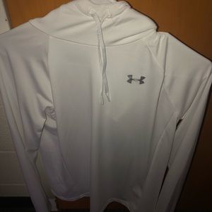 New Women’s Under Armour Shirt